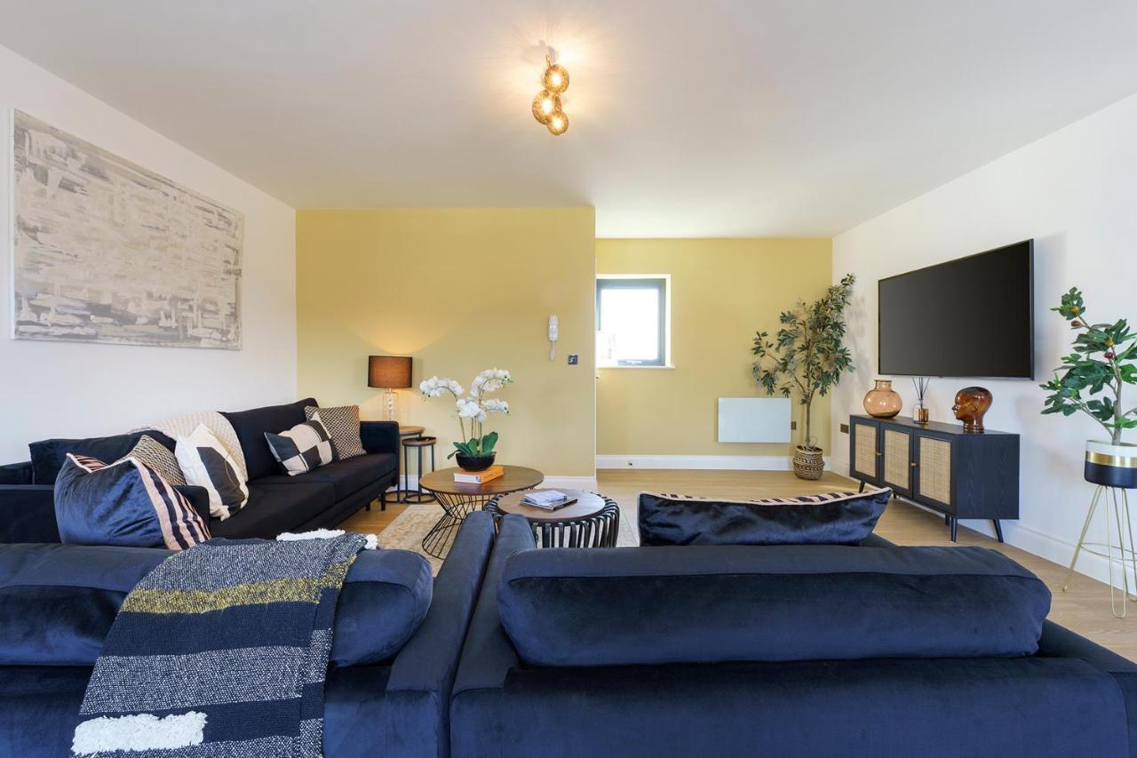 Alba - 2 Bedroom Luxury Apartment By Mint Stays Бристол Екстериор снимка